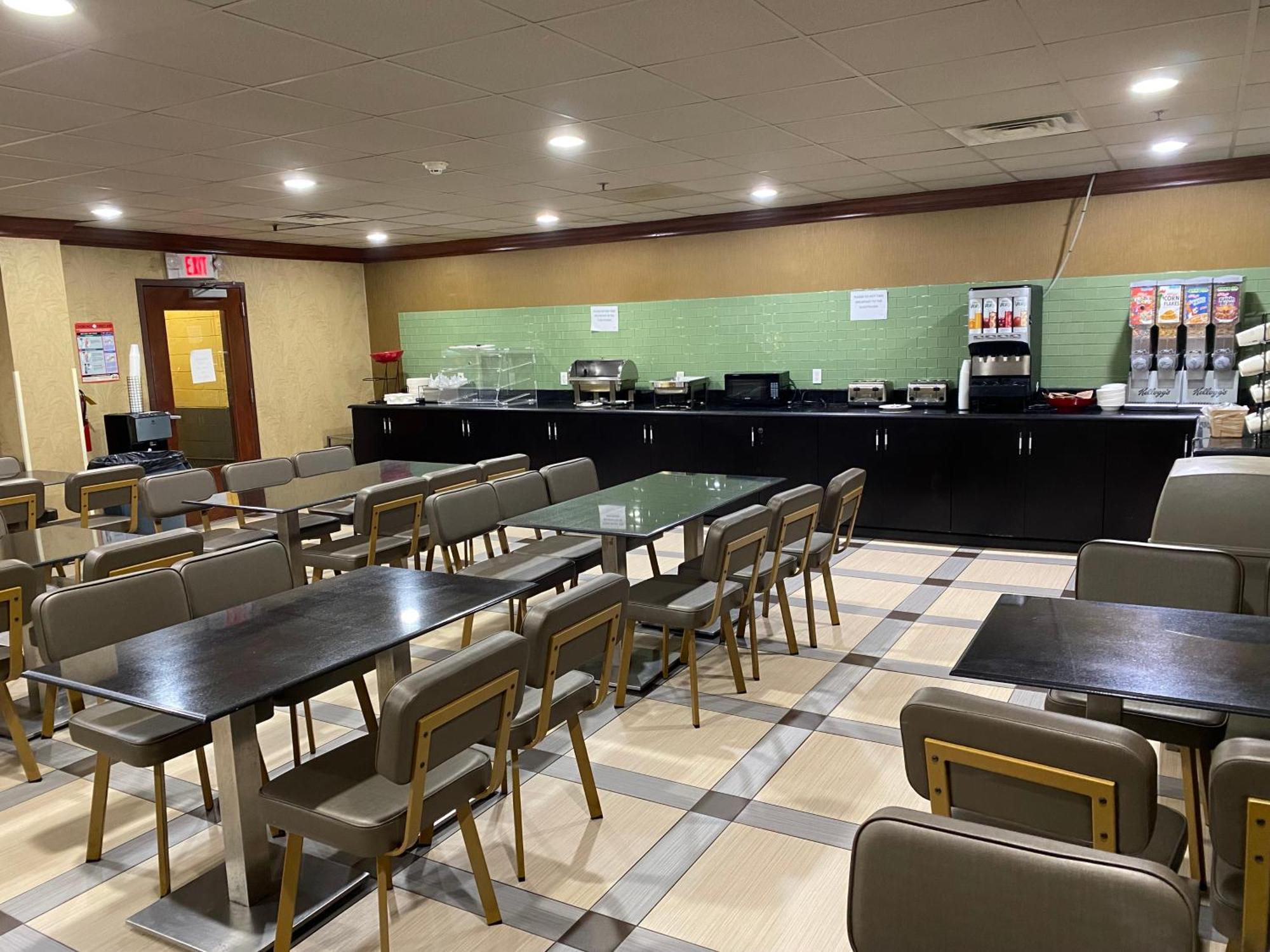 Ramada By Wyndham Rochelle Park Near Paramus Esterno foto
