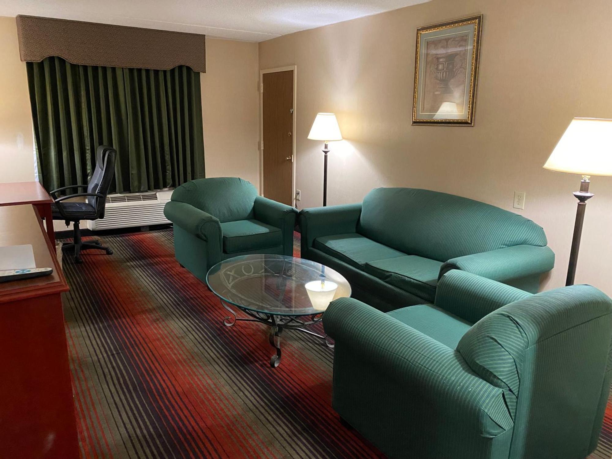 Ramada By Wyndham Rochelle Park Near Paramus Esterno foto